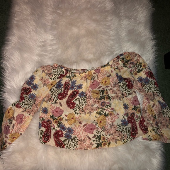 Floral off the shoulder shirt - Picture 2 of 2